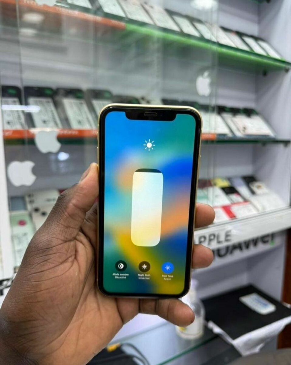 iPhone XR Jaune 64 Go