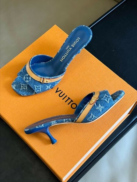Ladies Kitten heel
