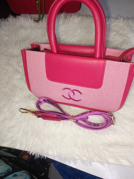 Sac à main chic avec bandoulière
