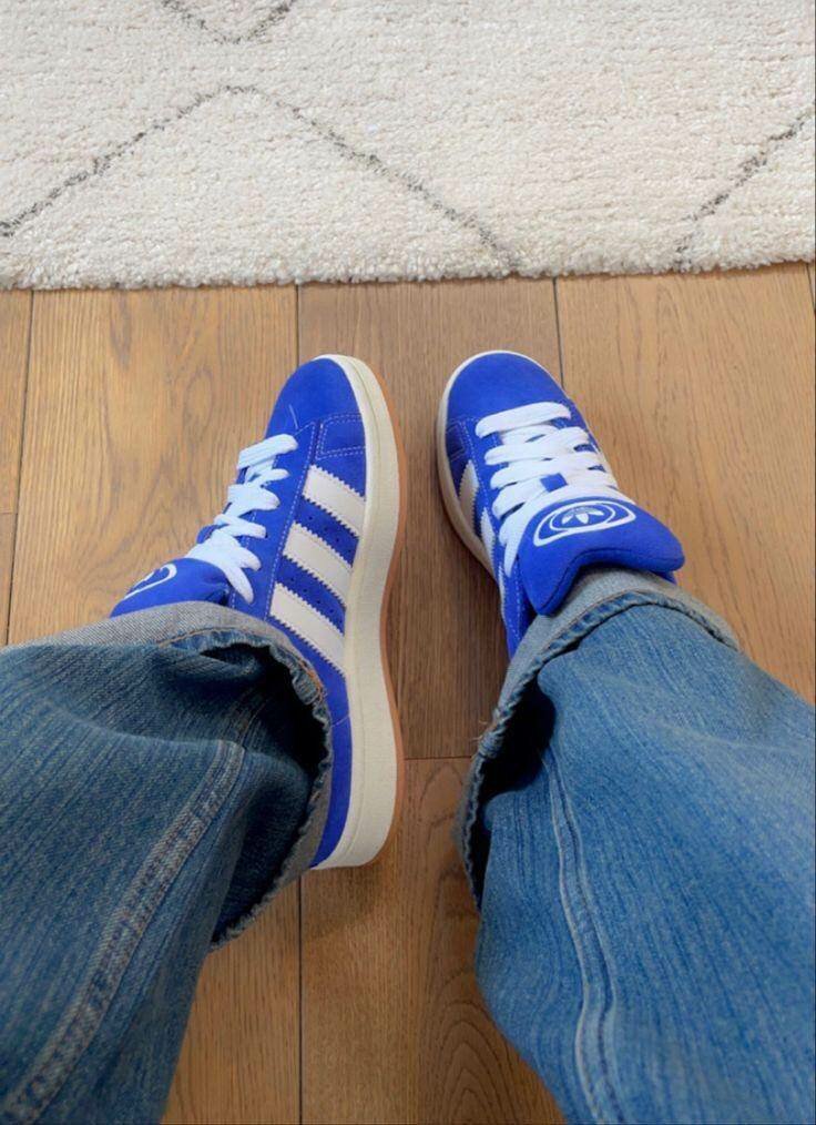 Baskets bleues classiques