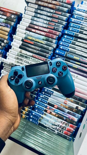 Ps4 Fat édition avec 15 Bon jeux // nouvel Arrivage