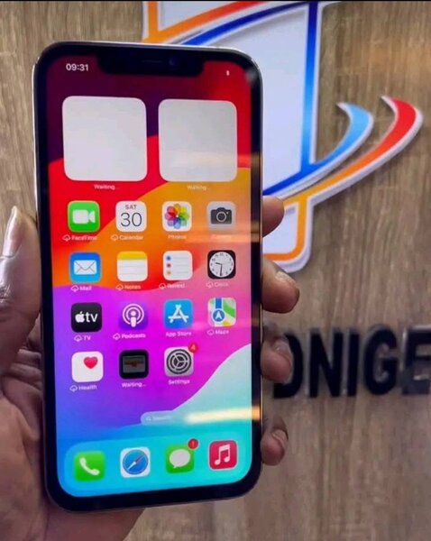 iPhone 13