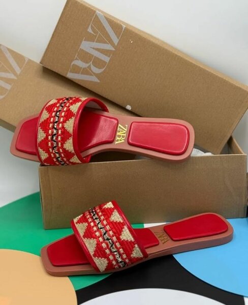 Ladies slippers