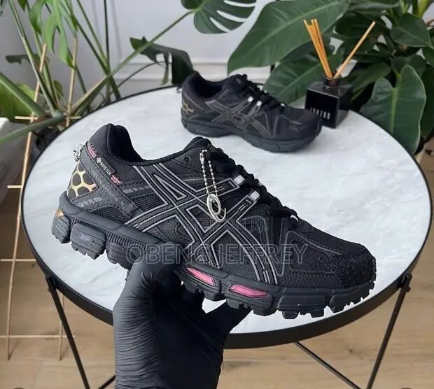 ASICS Gel Kahana