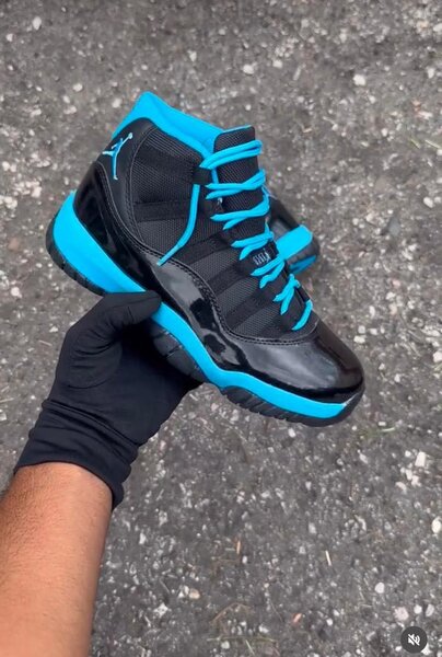 AIR JORDAN 11