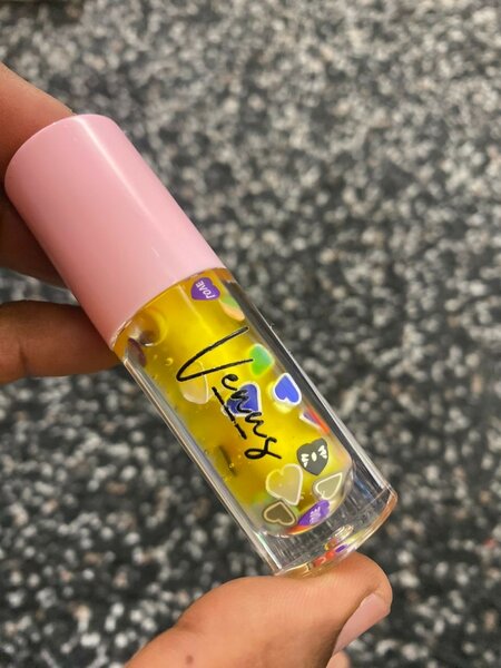 Venus lipgloss