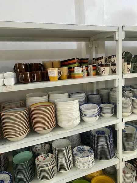 Plates and mugs