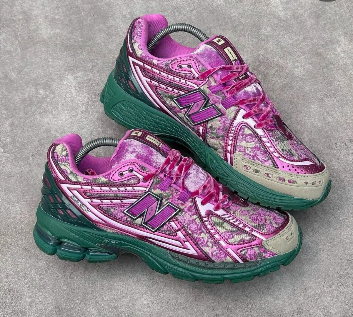 NB Sneakers