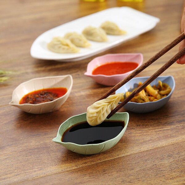 Leaf Shape Plastic Snack Plates