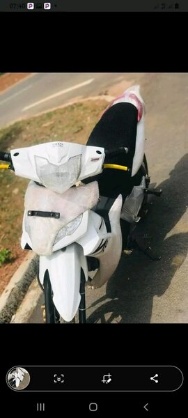 Scooter moderne blanc