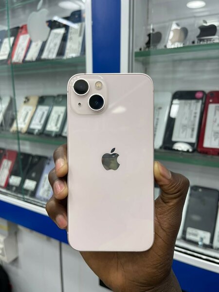 iPhone 13 Rose tout passe