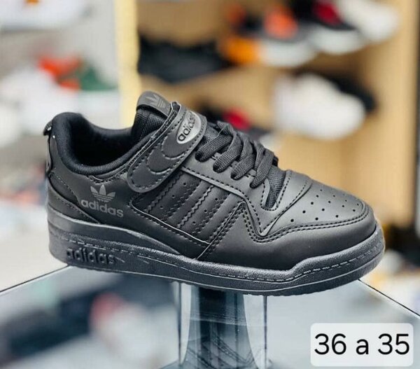 Baskets pour enfants noir adidas