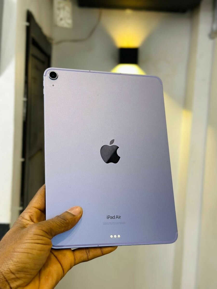 2021 ipad air 5th gen. M1 256gb wi-fi + cellular