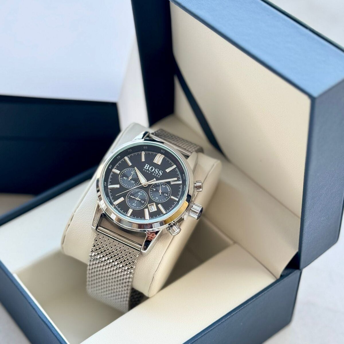 Mens wristwatches