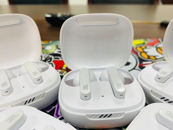 JBL LIVE PRO PLUS