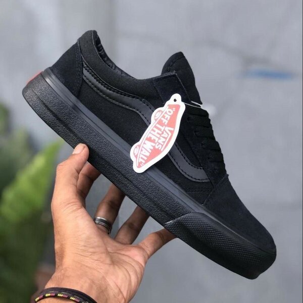 Vans dans Carton