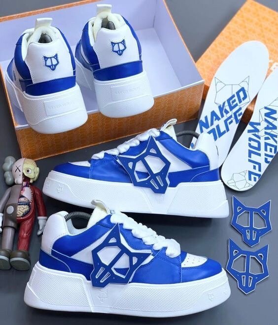 SNEAKERS