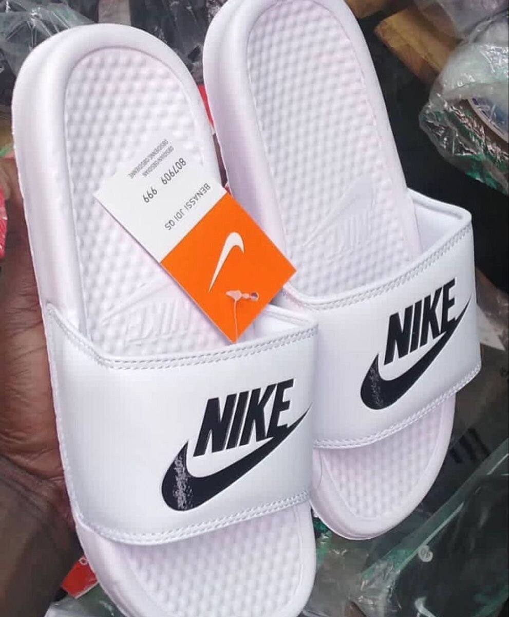 Nike Sandales de Piscine Unisexe