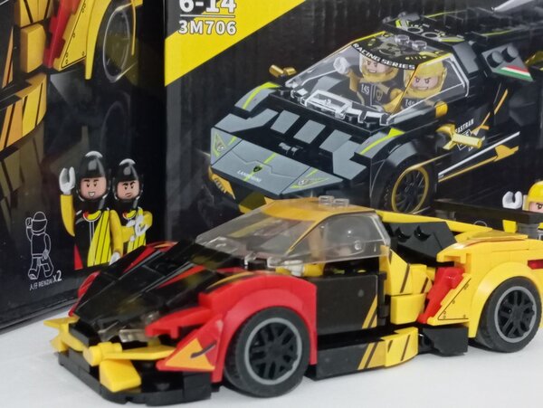 Лего 317 деталей.Модель Lamborghini.