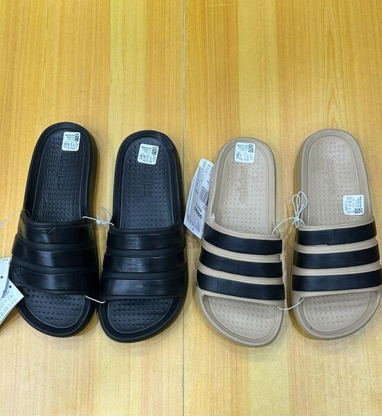 CLAQUETTES ADIDAS