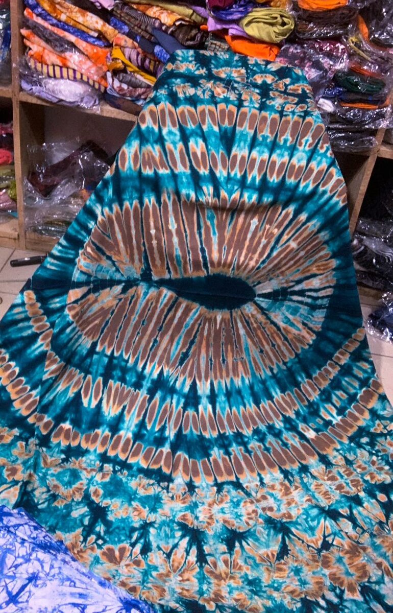 distingué bleu