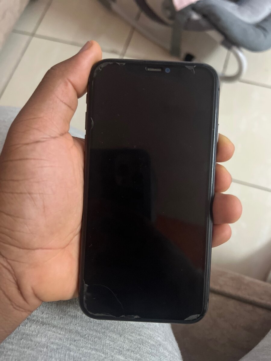 IPHONE 11