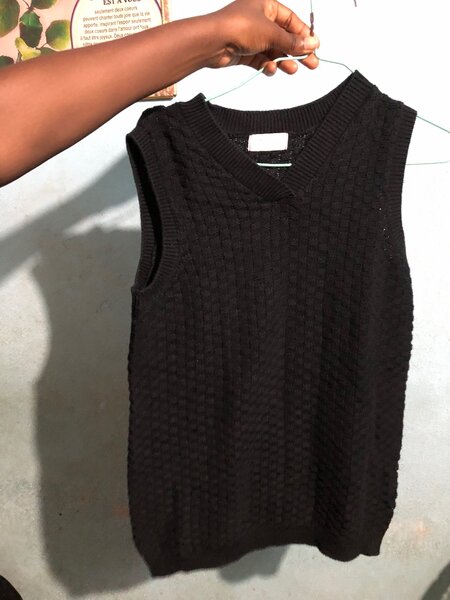 Pull sans manches noir élégant
