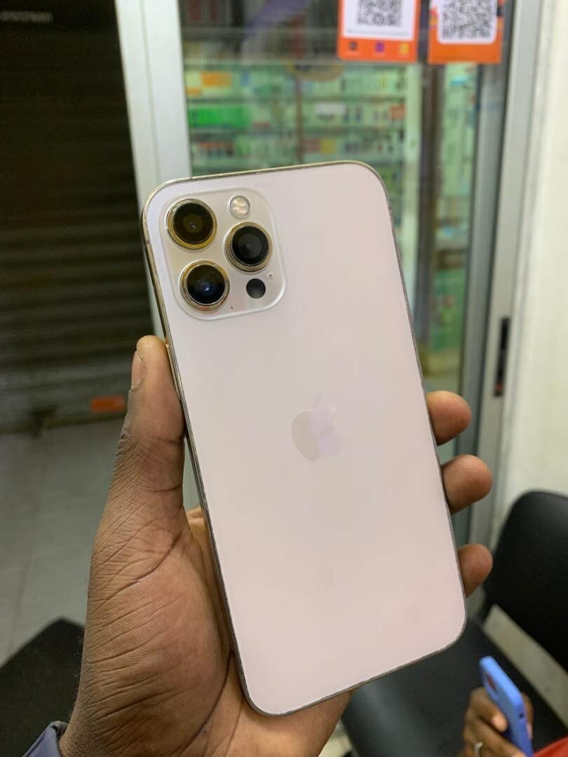 iPhone 12pro max 128giga avec Face ID