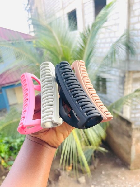 Claw clips