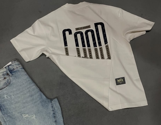 T-Shirt size L