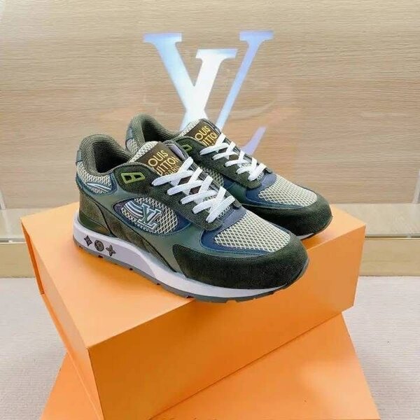 LOUIS VUITTON CLASSIC WEAR