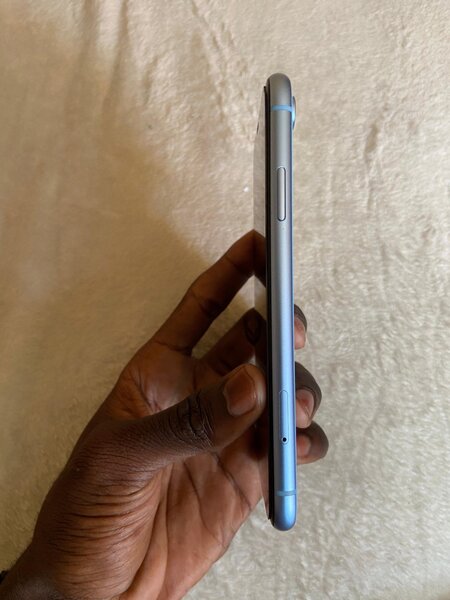 iPhone XR 64 Gb