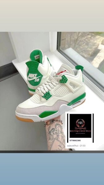 Basket AIR  Jordan rétro 4