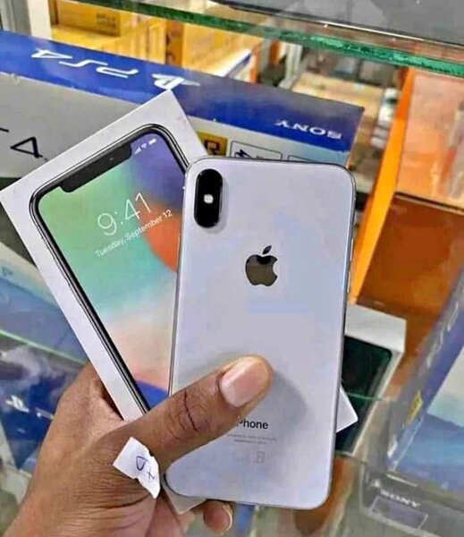 iPhone X 64 Go