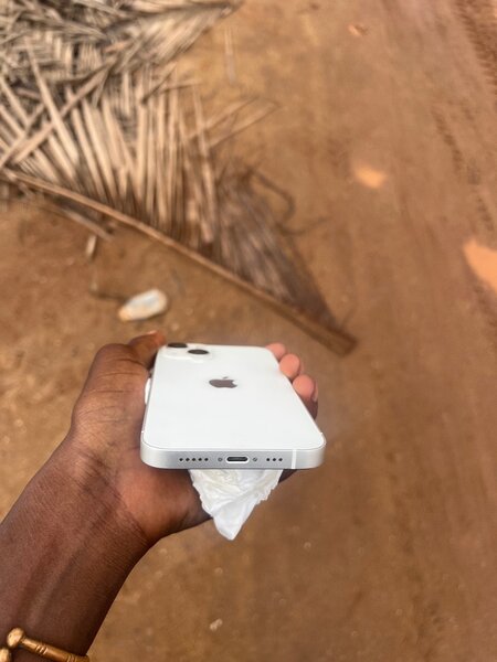 iPhone 13 simple