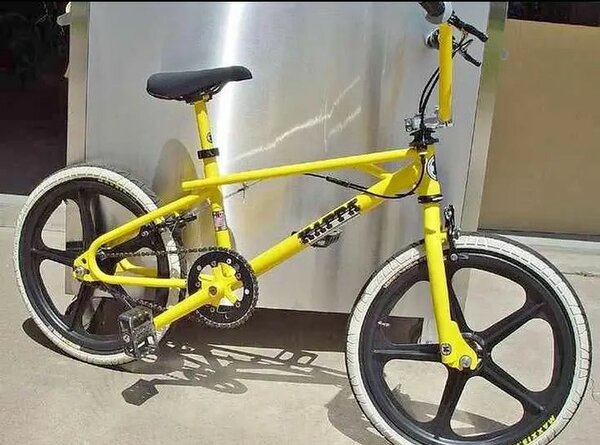 Vélo BMX Freestyle Jaune