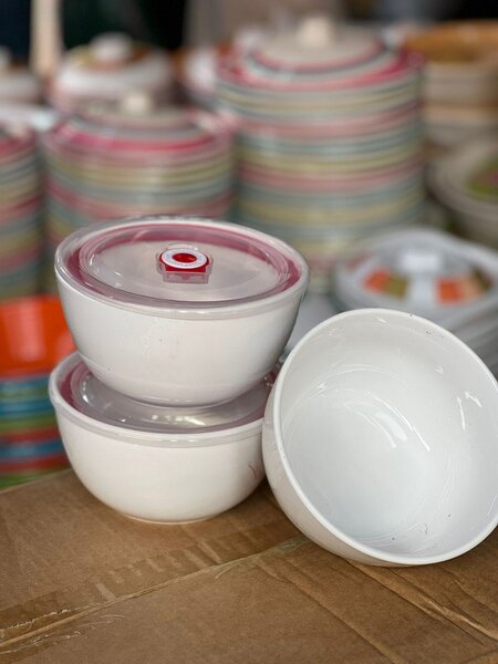 HEAVY CERAMIC BOWLS WITH COVER