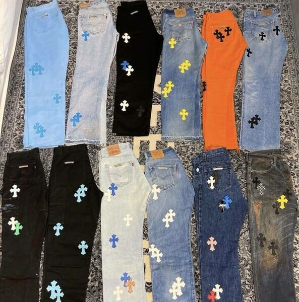 Jeans décontractés avec motifs croix
