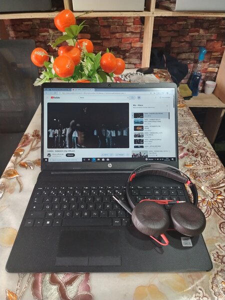 HP LAPTOP 15 I3