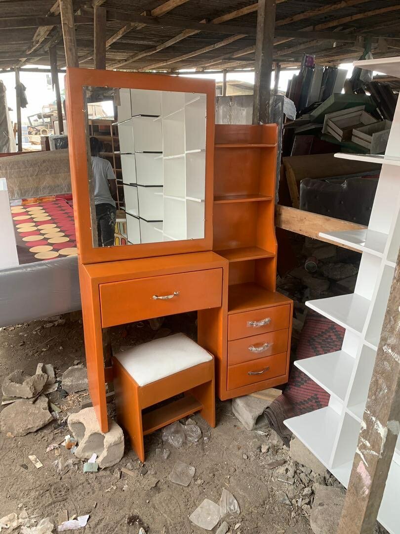 Commodes