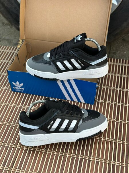 Chaussures adidas