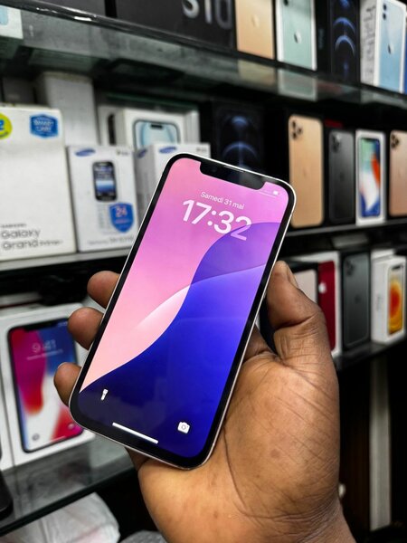 iPhone 13