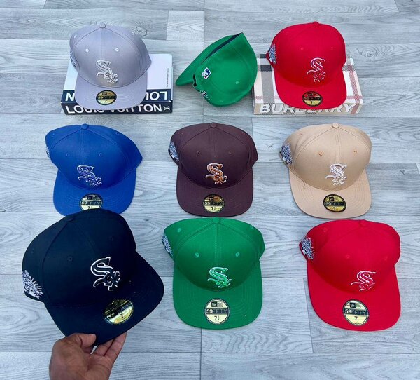 FITTED CAPS