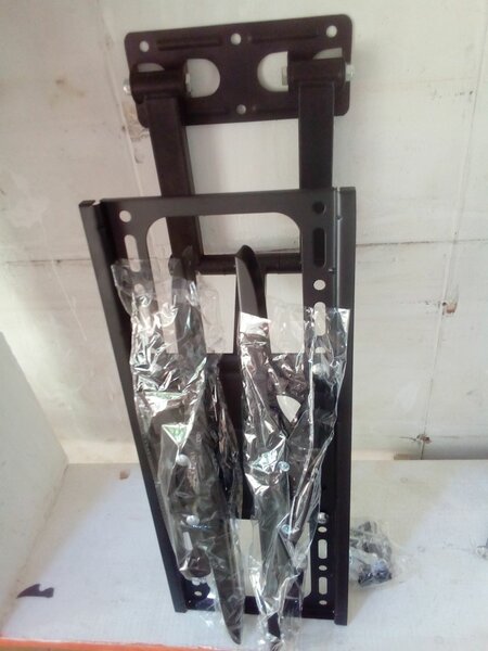 Wall mount for flat panel tv