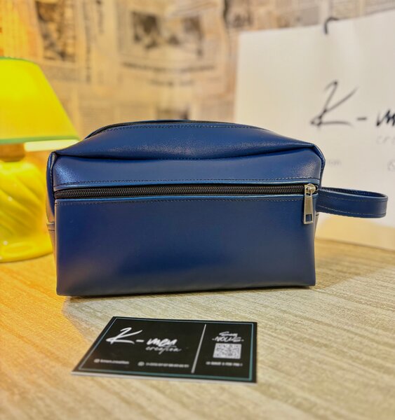 Trousse de toilette bleue élégante