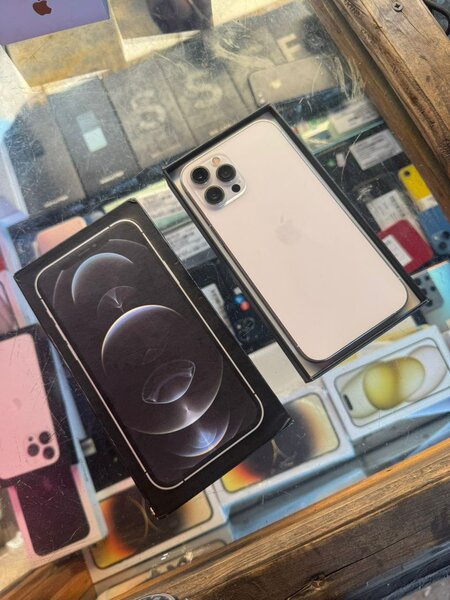 iPhone 12 Pro Max sans id tout passe 180.000