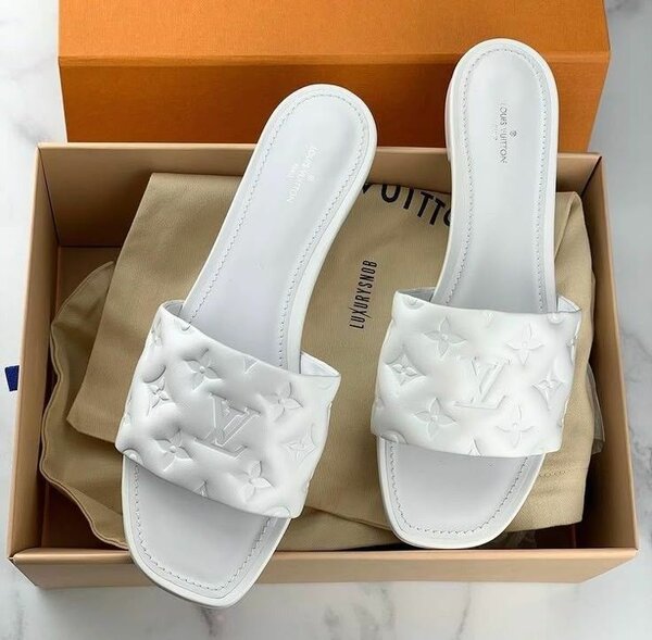 SLIPPERS
