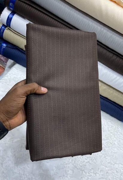 tissu marron à carreaux