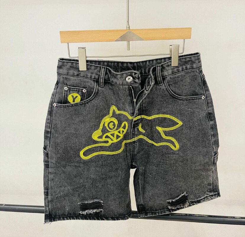 Short jeans