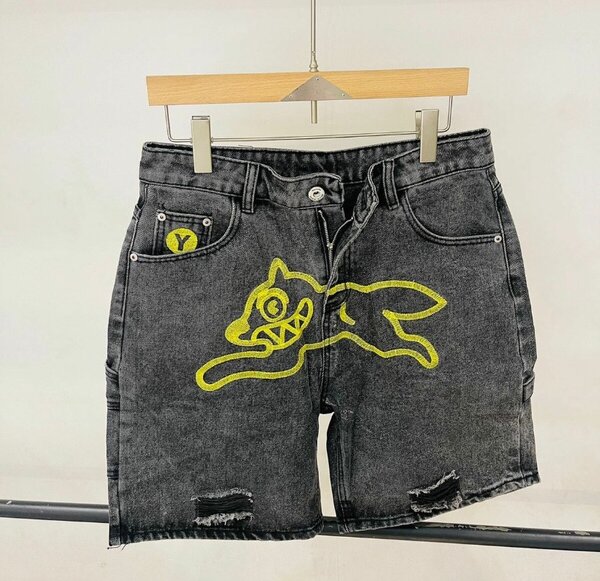 Short jeans